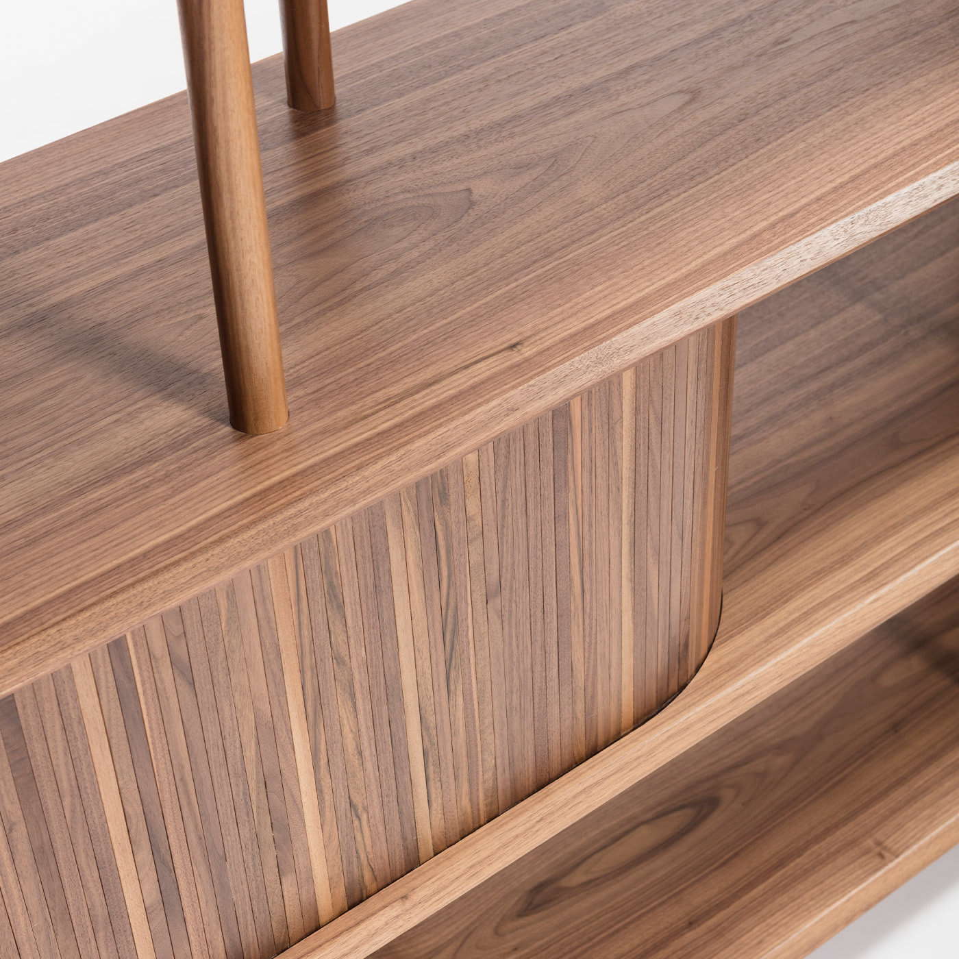 Estante Modular Moderna em Nogueira Canaletto