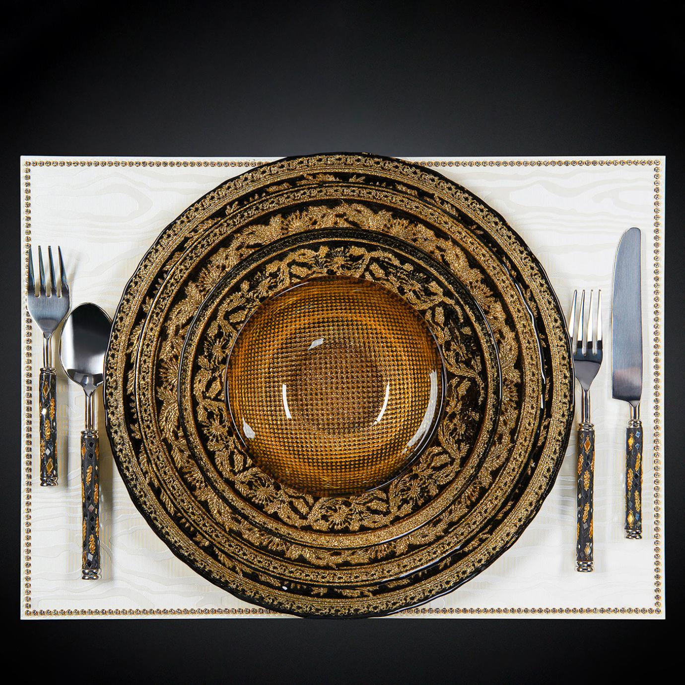 Taça Clássica Preta e Dourada