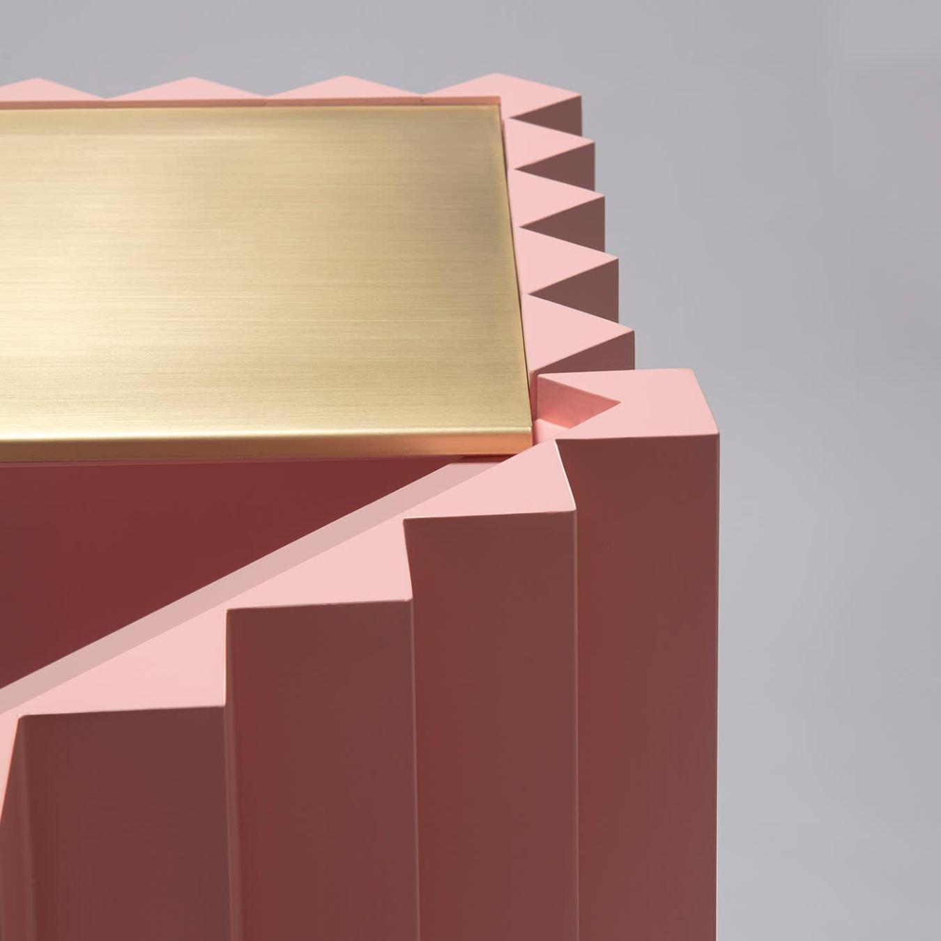 Aparador elegante rosa