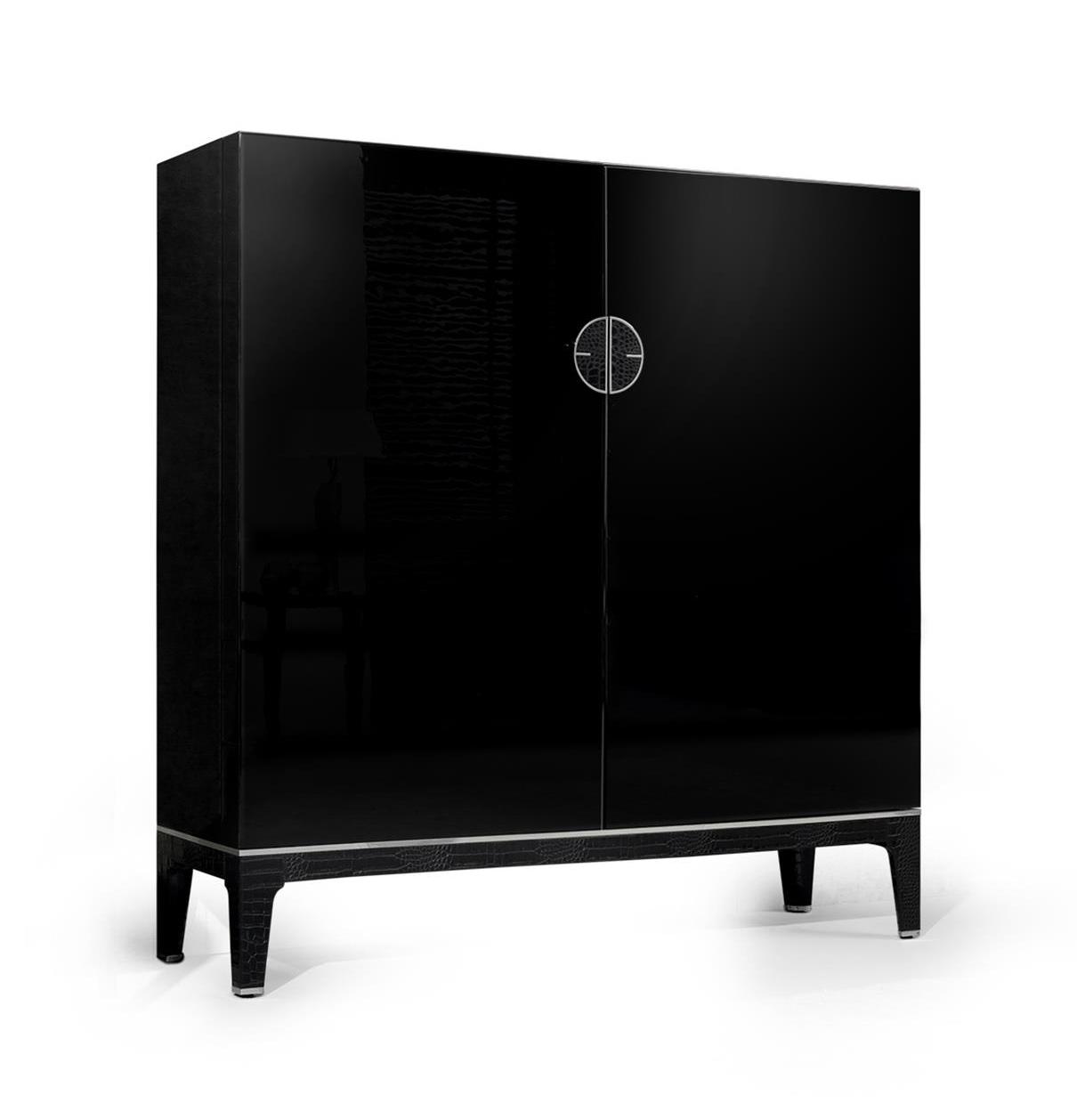 Buffet com portas e gavetas