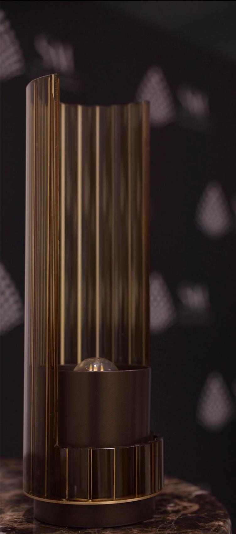 Candeeiro de Mesa Bon Ton em Vidro Âmbar