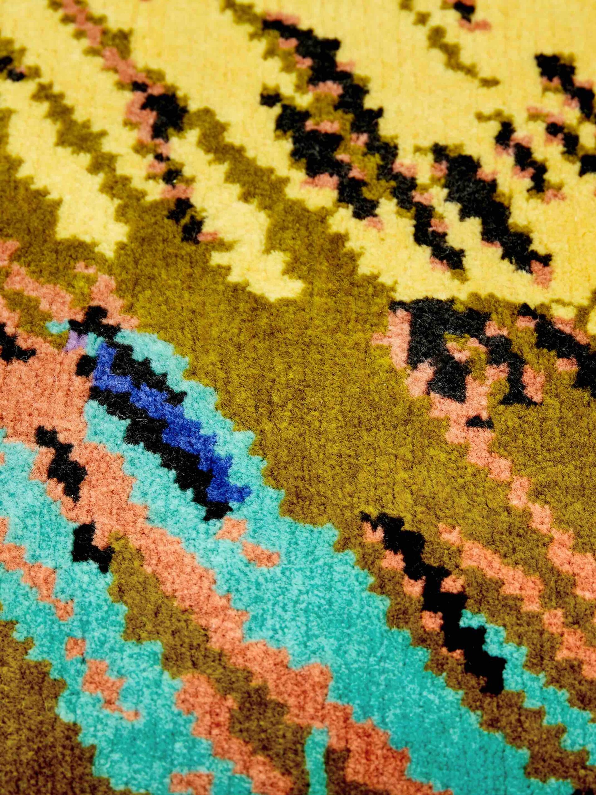 Tapete Disappearing Spectrum Irregular Designer