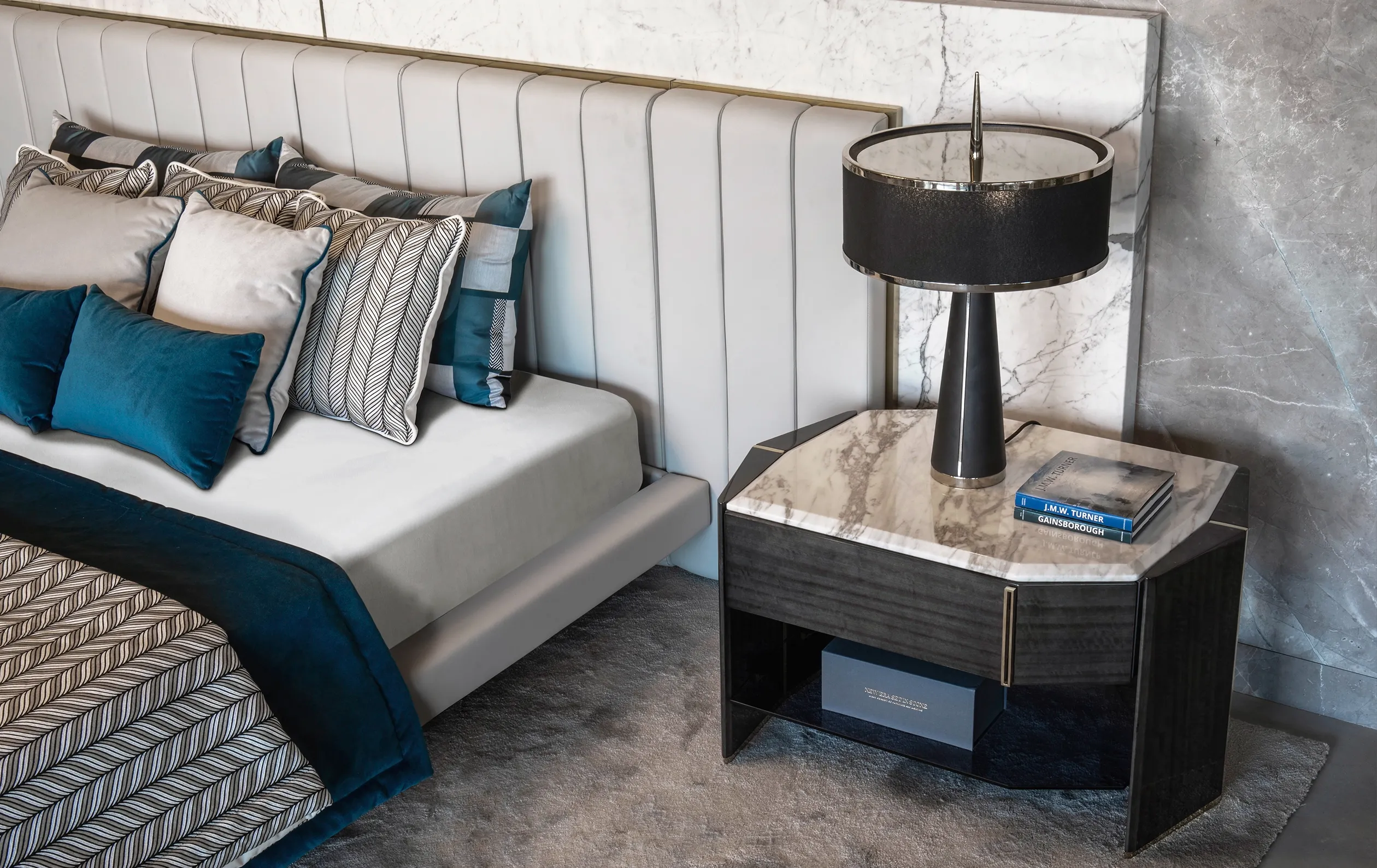 Mesa de Cabeceira Summit - 2