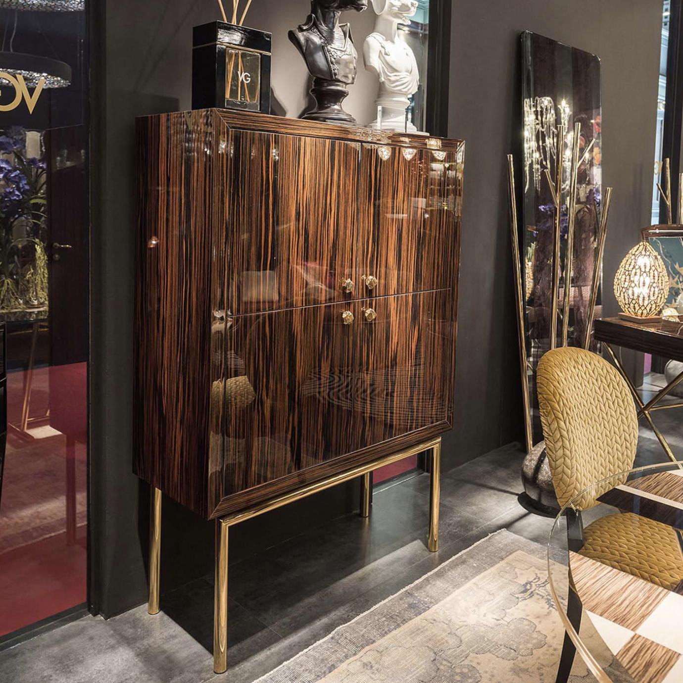 Armário Secret em Madeira