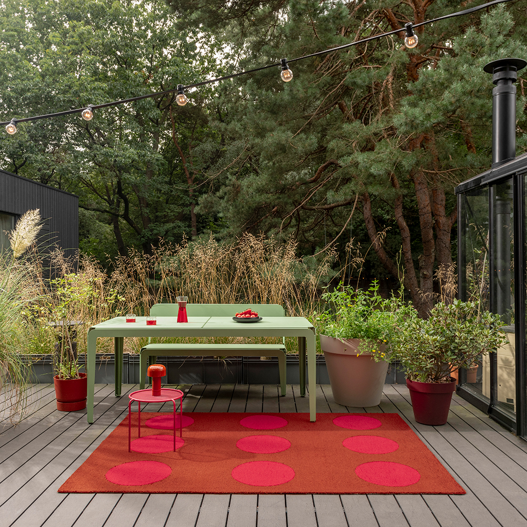 Tapete Exterior Festival Dots Vermelho | Tamanho: 250 × 350 cm