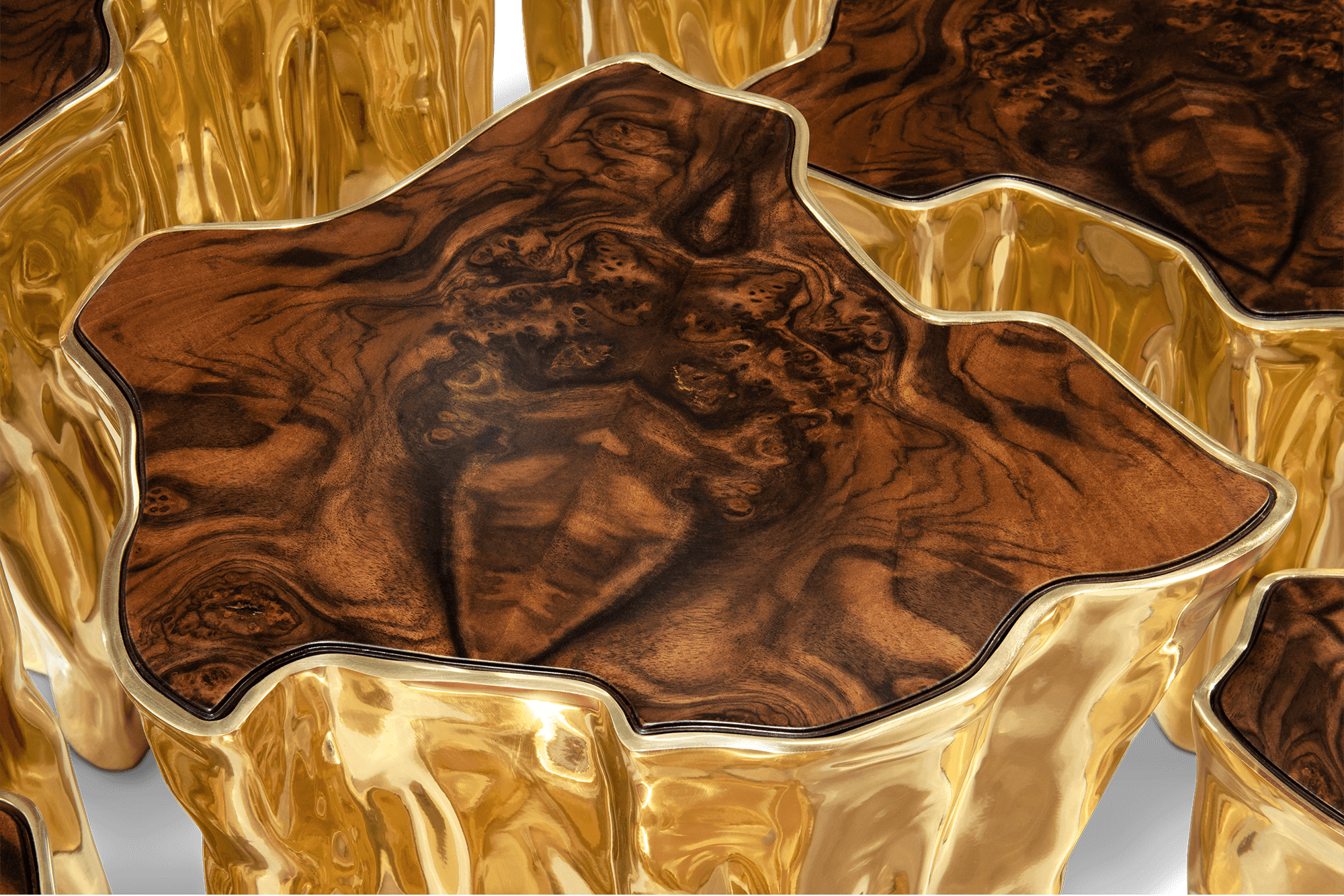 Mesa de Centro Acabamento Nogueira Série Paradise