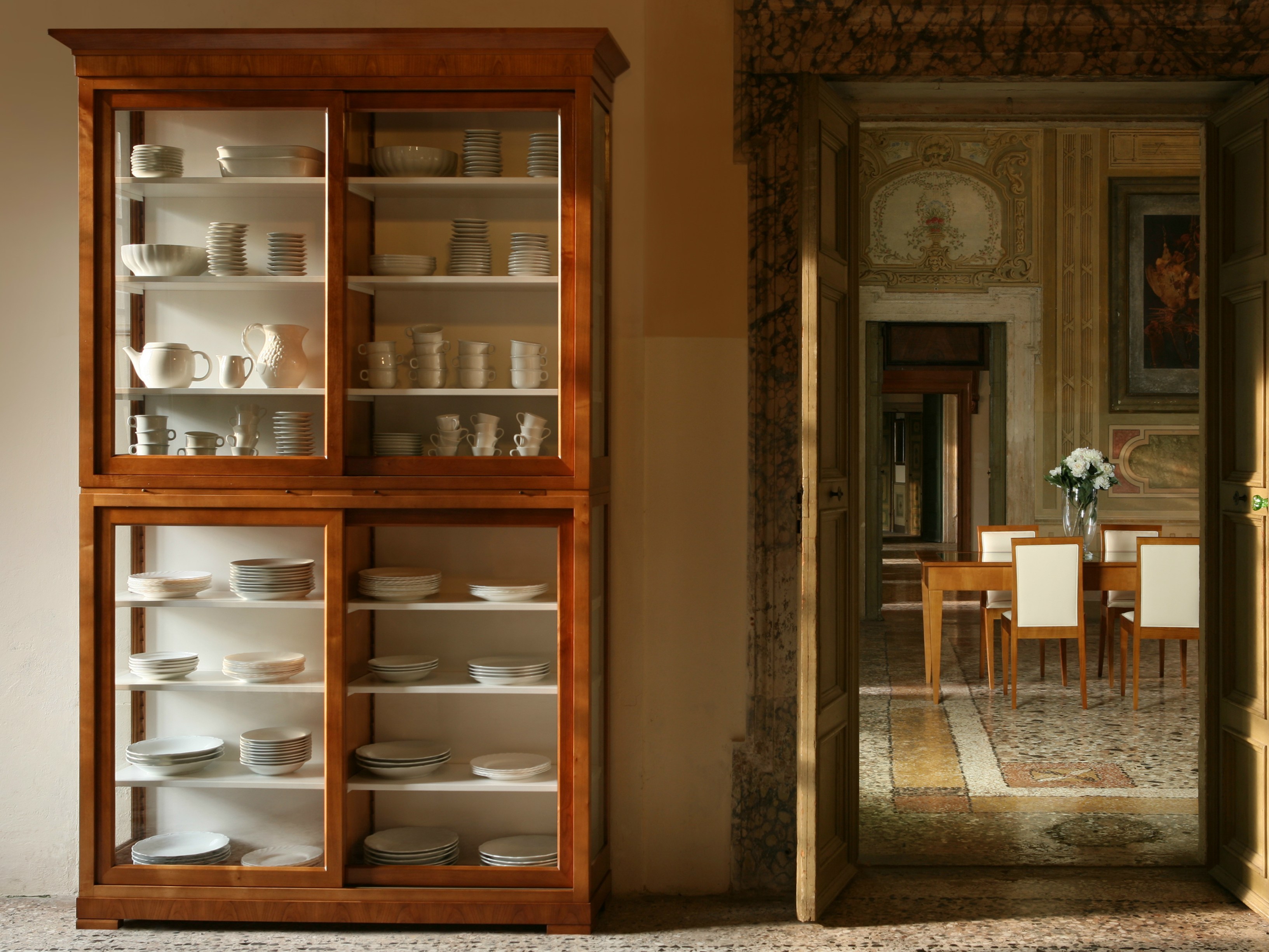 Estante Biedermeier