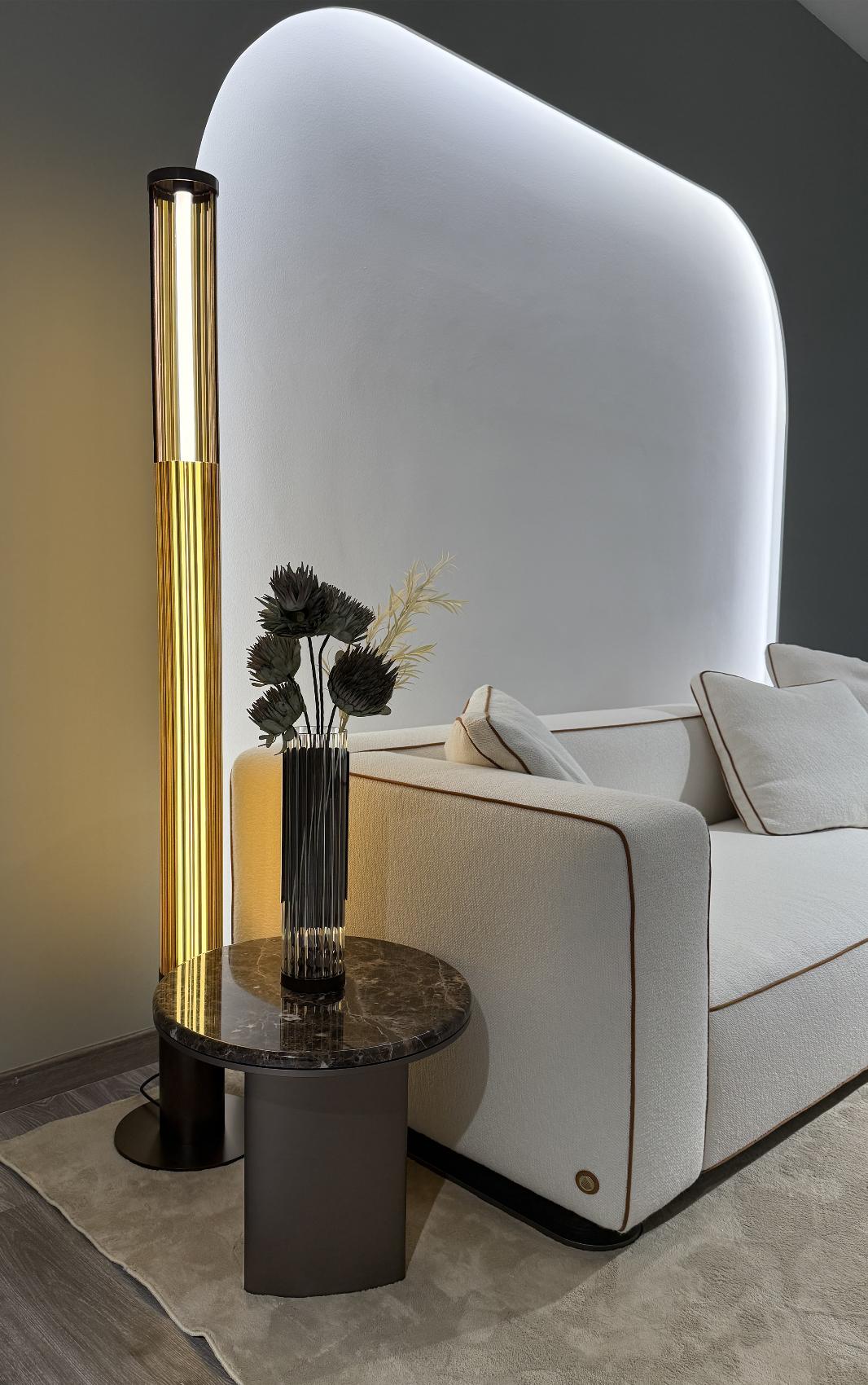 Candeeiro de Chão Slim Bon Ton