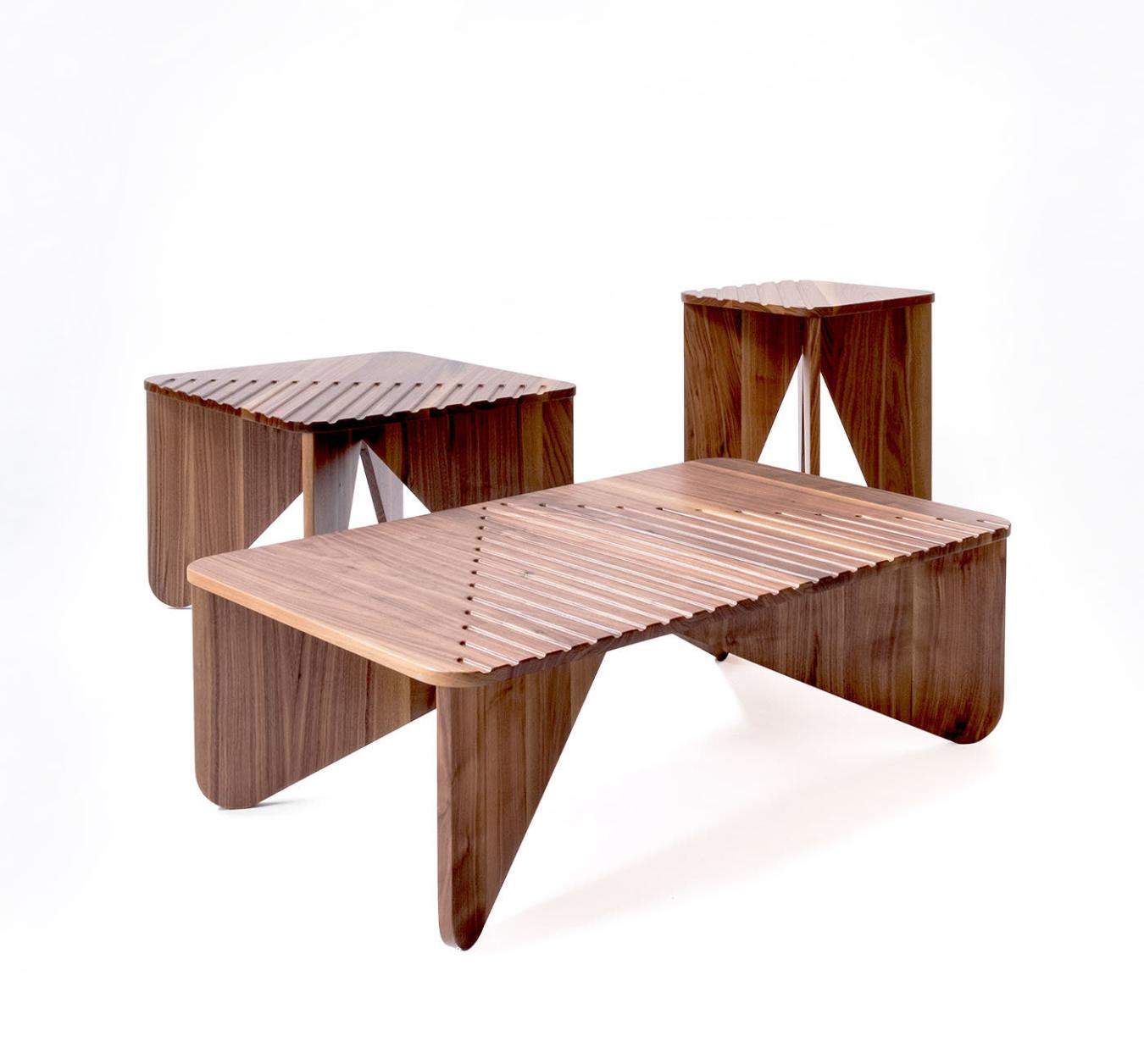 Mesa Baixa Pequena em Madeira