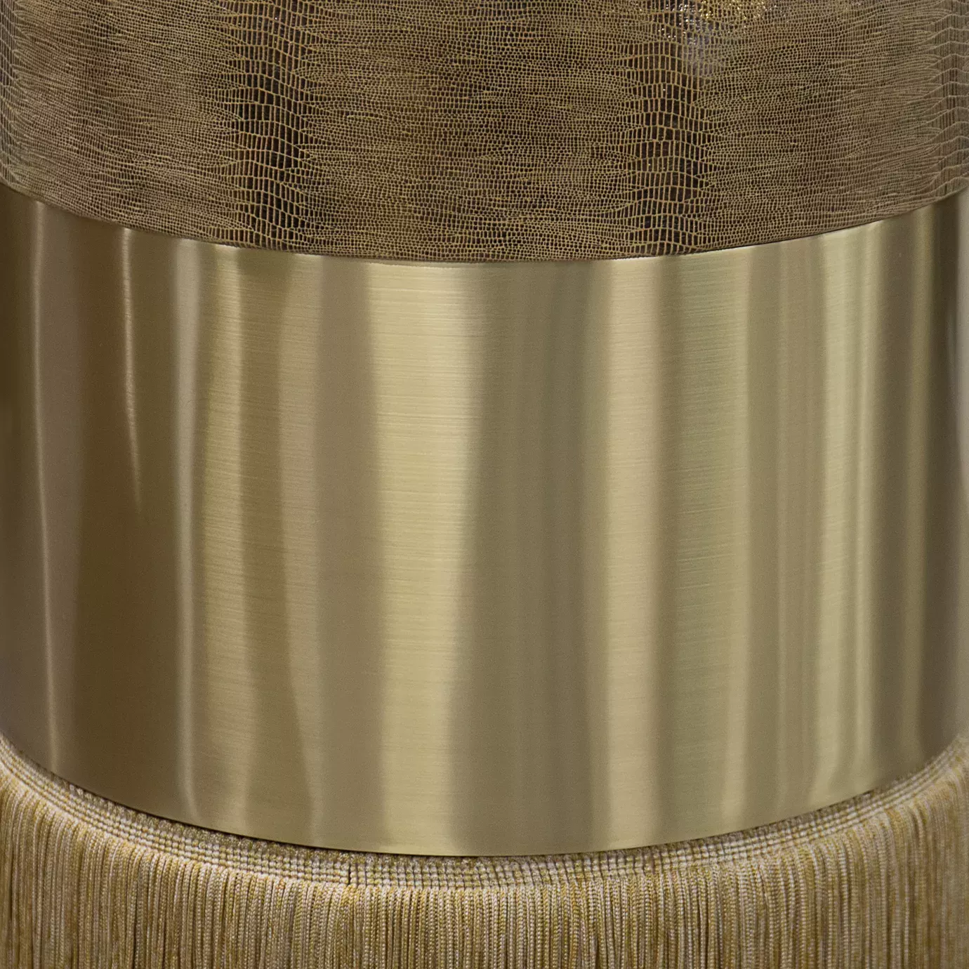 Banquinho couro Olivia