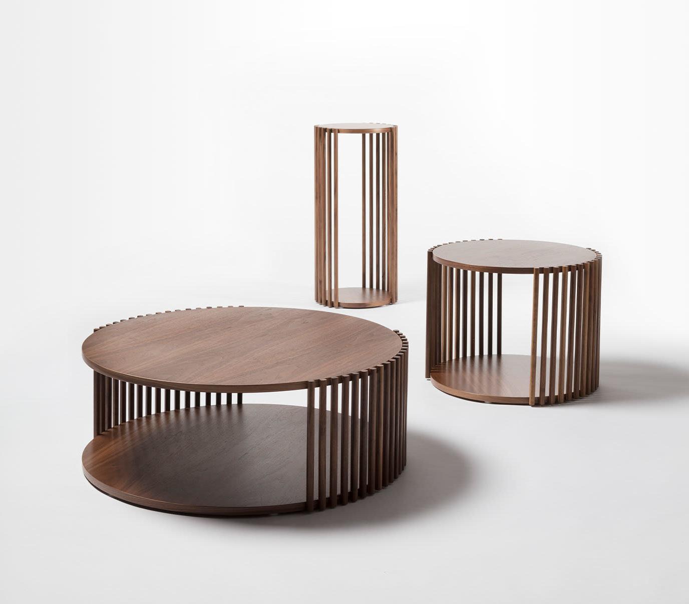 Mesa de Centro Pequena em Madeira