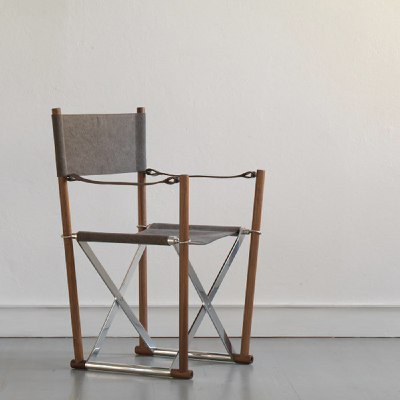 Cadeira Regista em Algodão | Base: Iroko Wood
