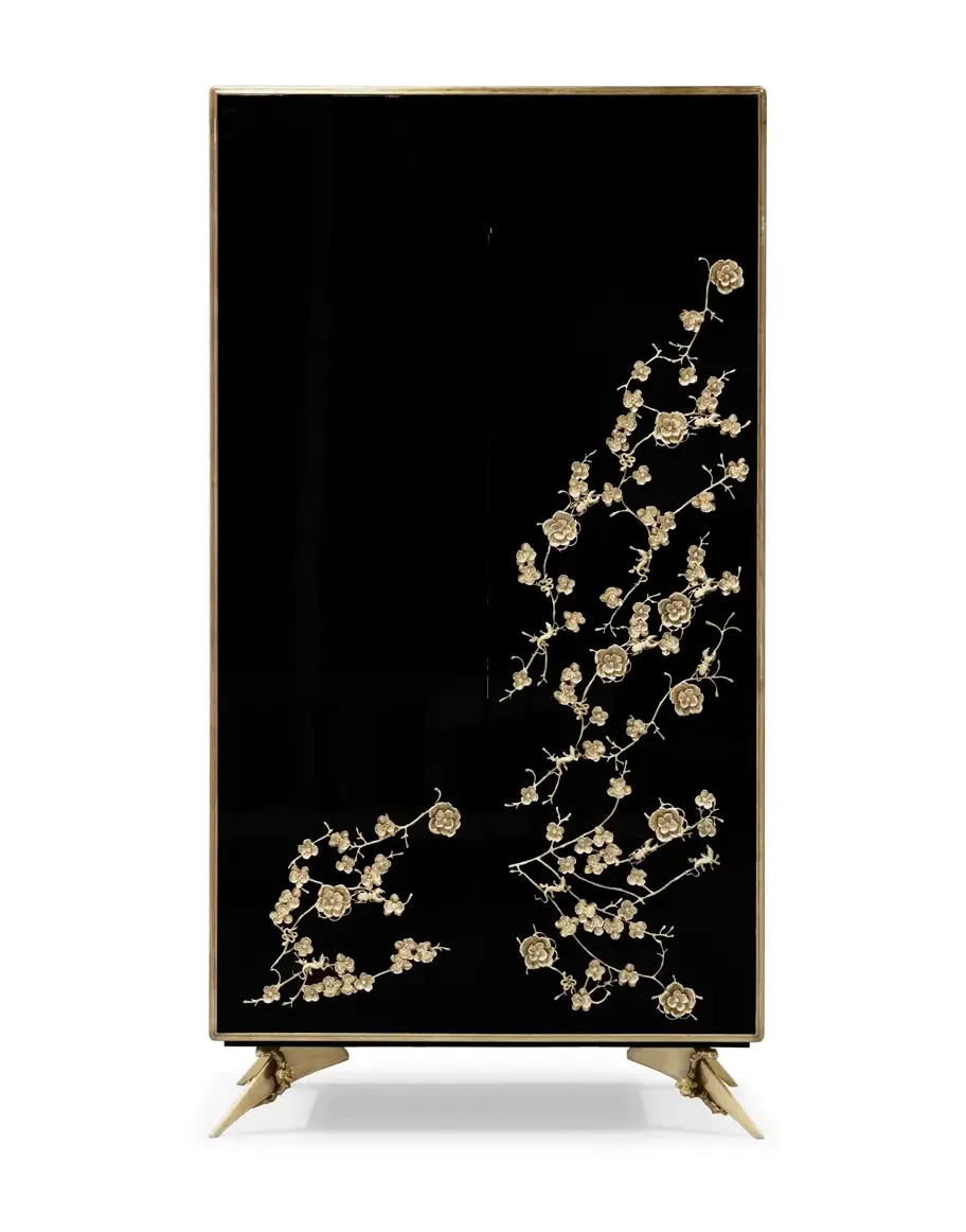 Roupeiro laca Mirage