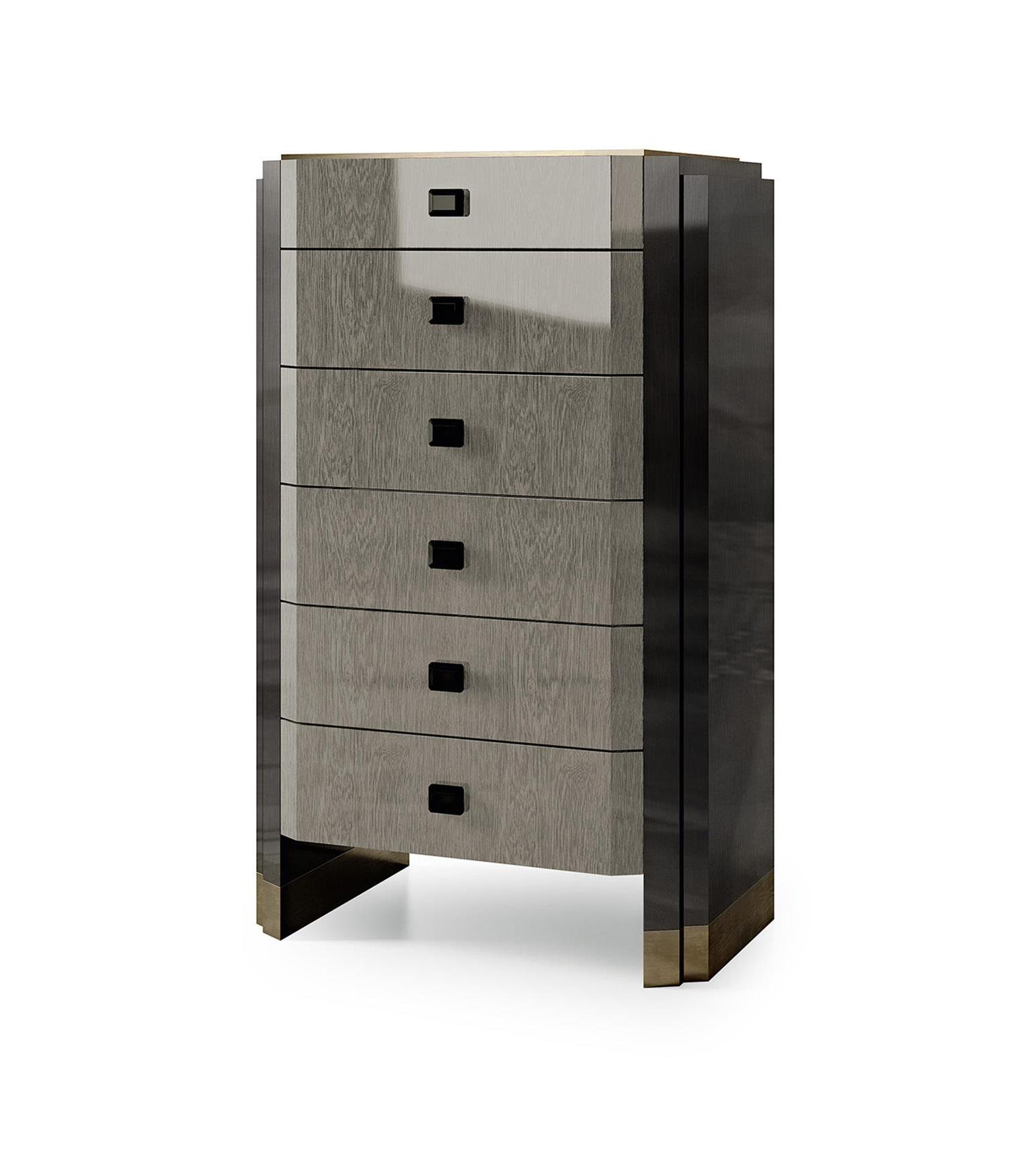 Cómoda com Detalhes em Bronze