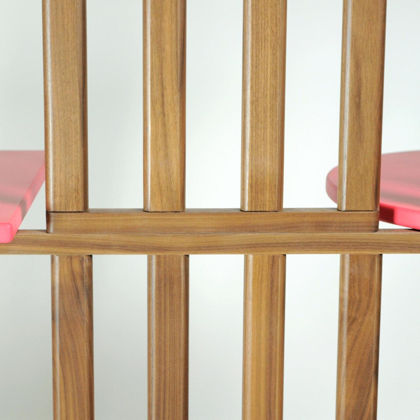 Estante Rosa de Cinco Níveis