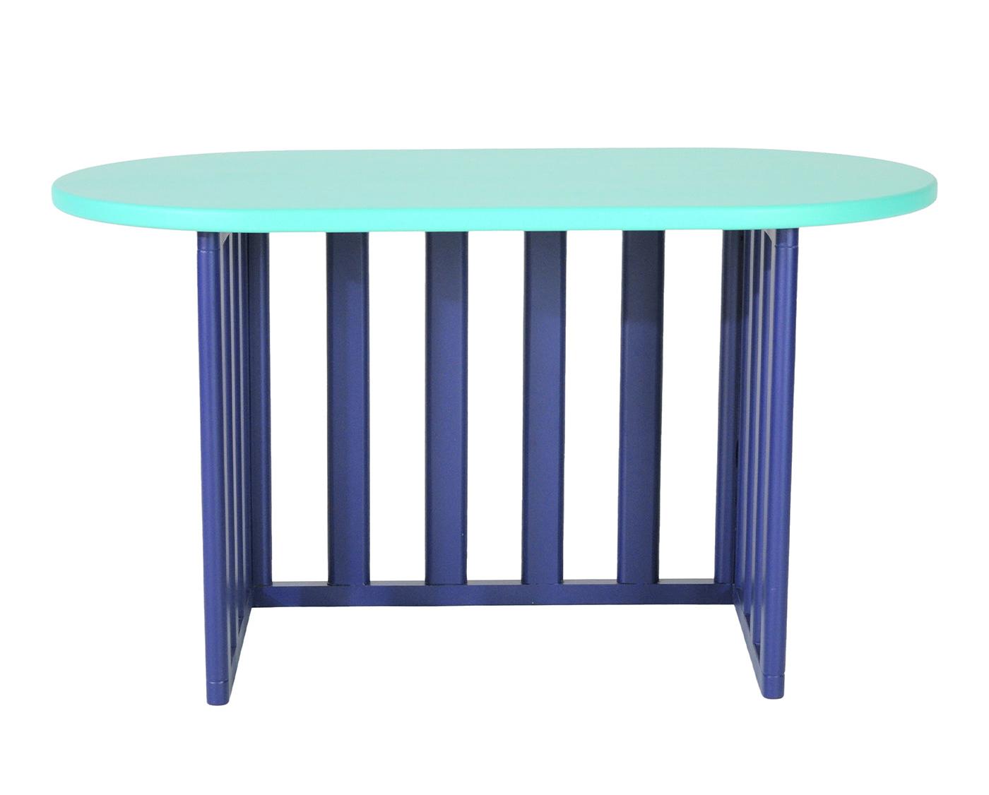 Mesa de Apoio Oval Azul em Madeira