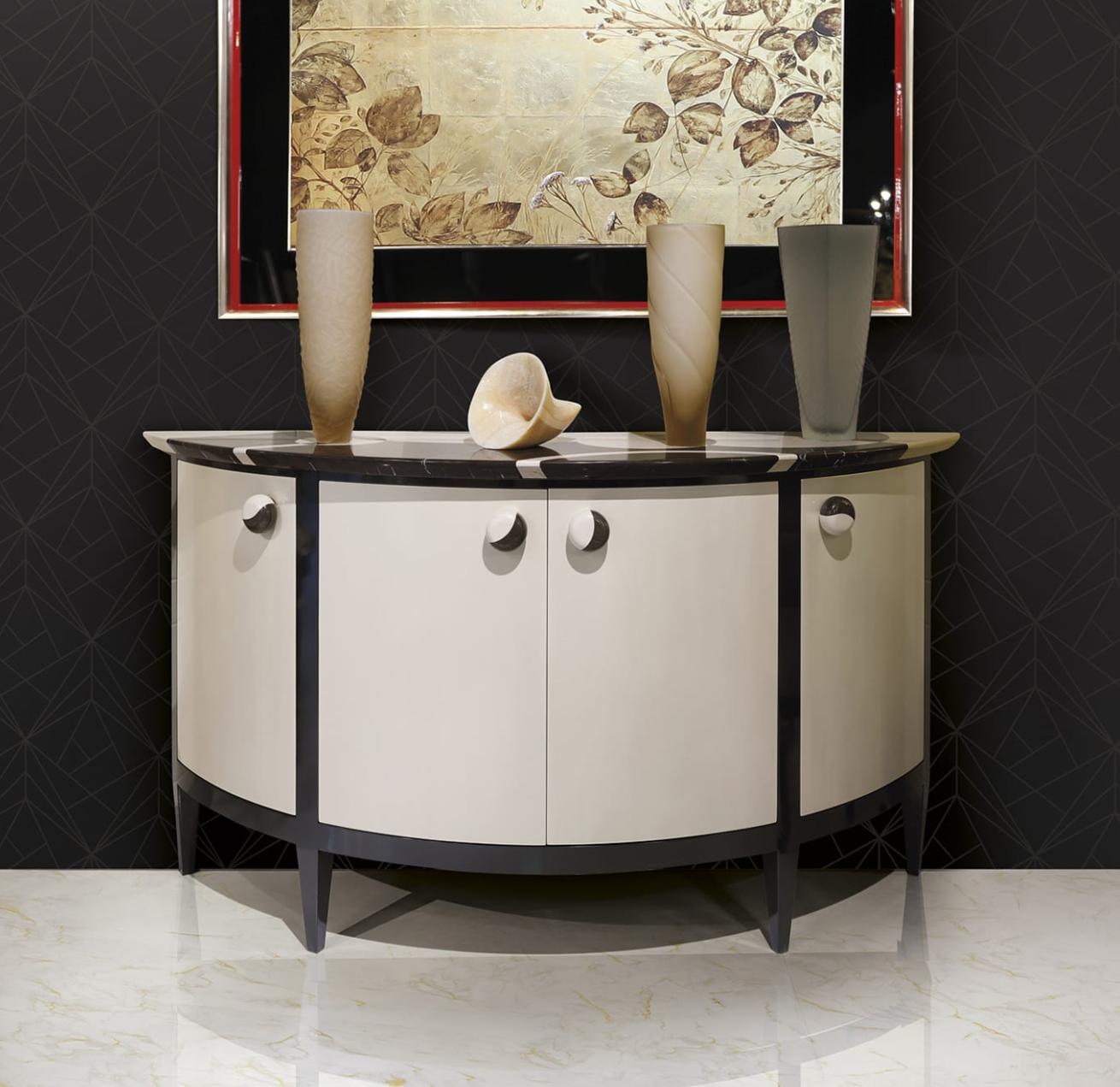 Consola Curva com Tampo em Mármore e Base Lacada