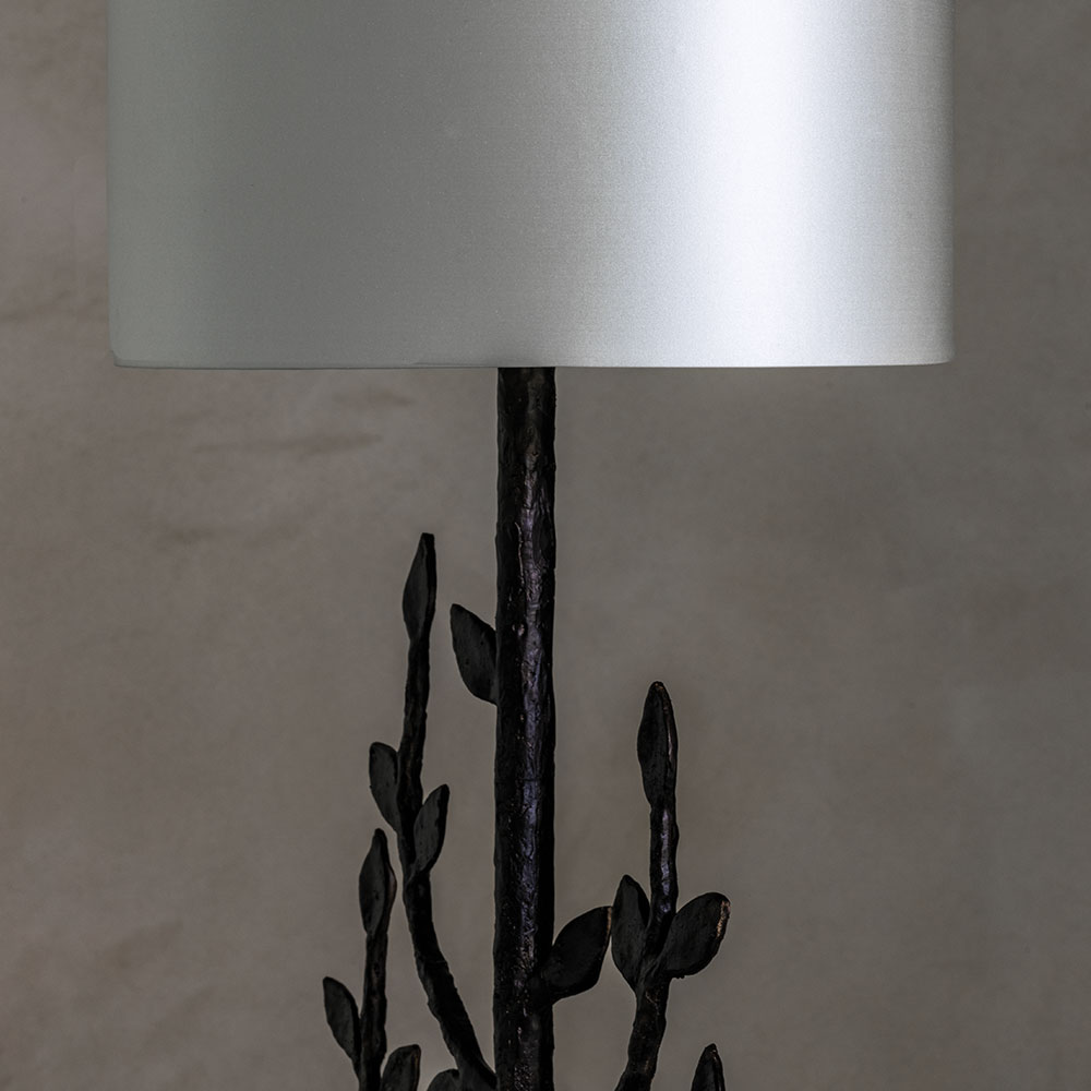 Candeeiro de Mesa Millana com Acabamento Bronze Antigo