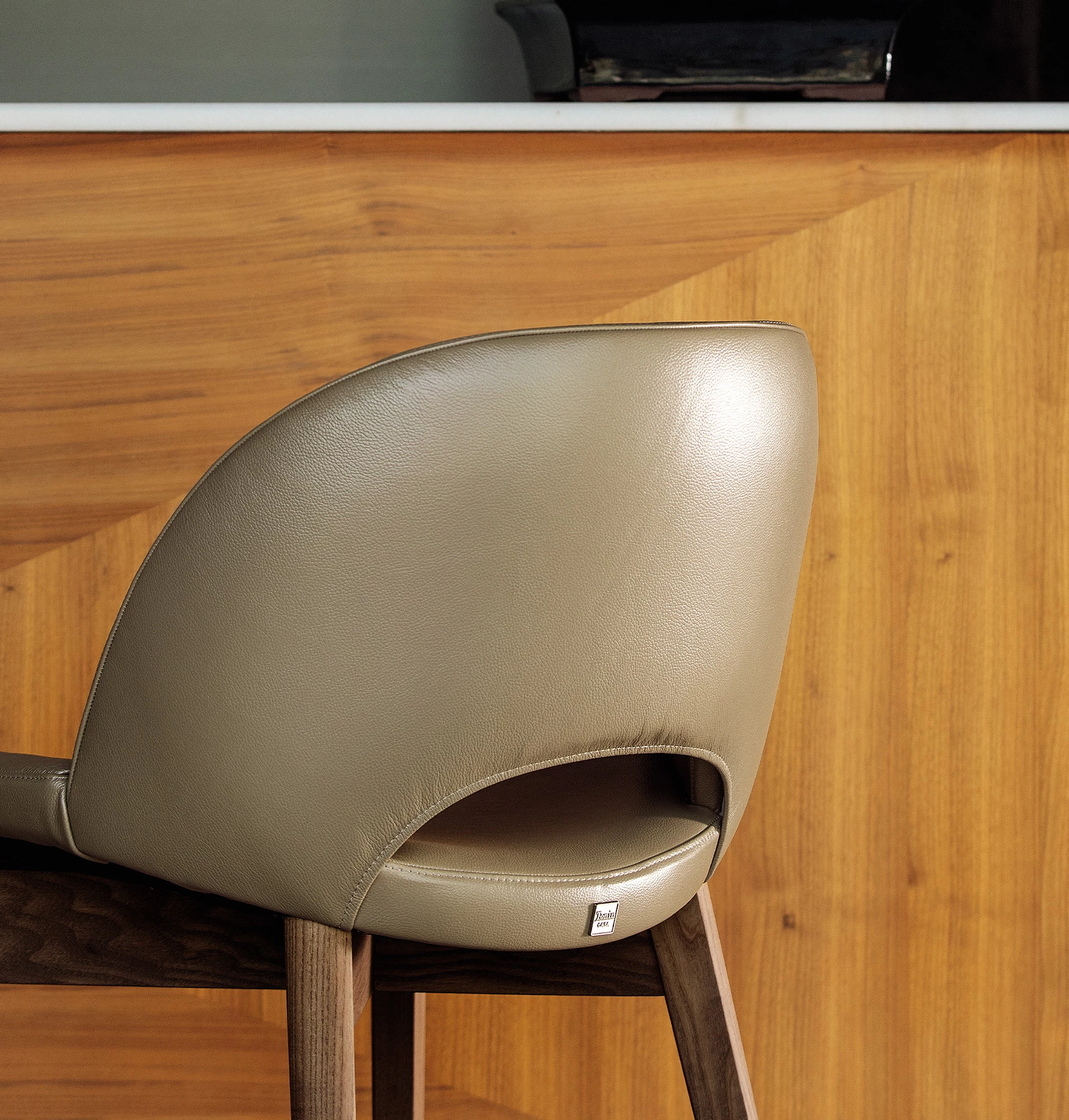 Banco de Bar Beetle - 1