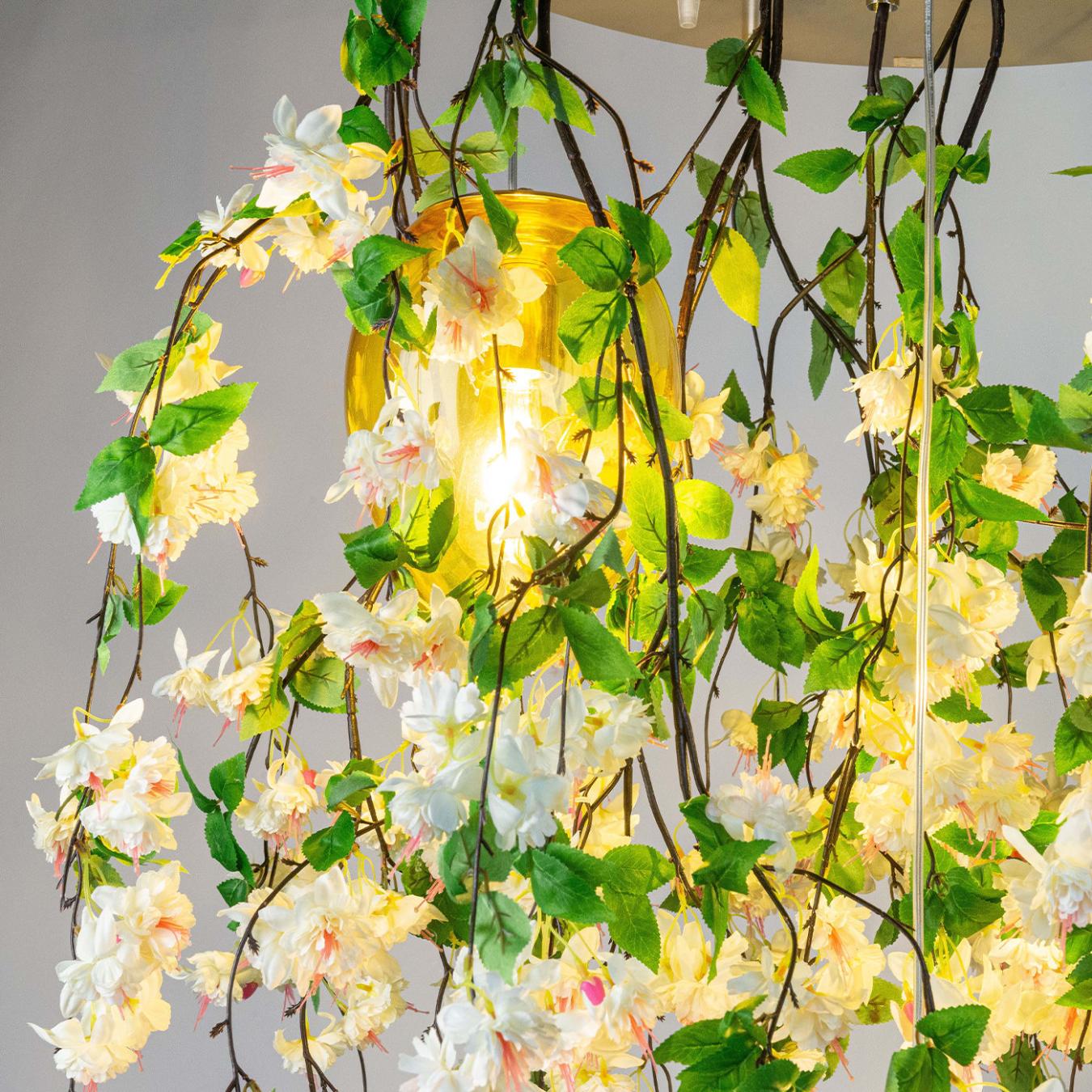 Lustre Crystal Egg Cascade