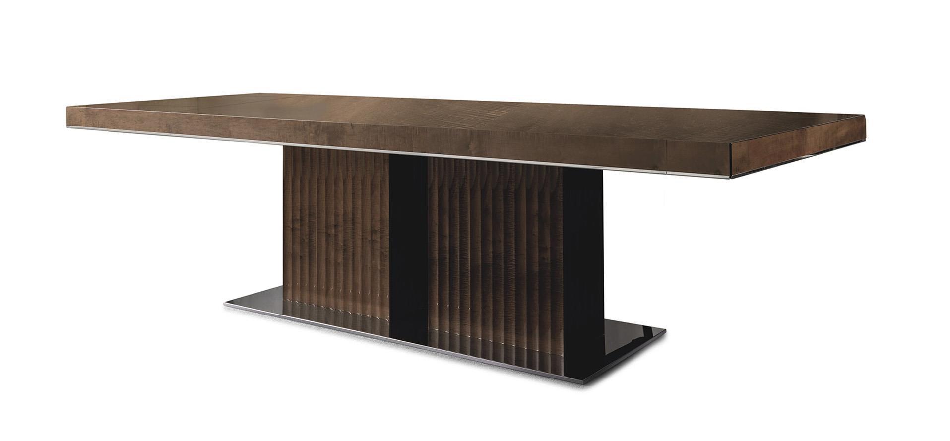 Mesa Extensível com Madeira Fina e Detalhes Metal