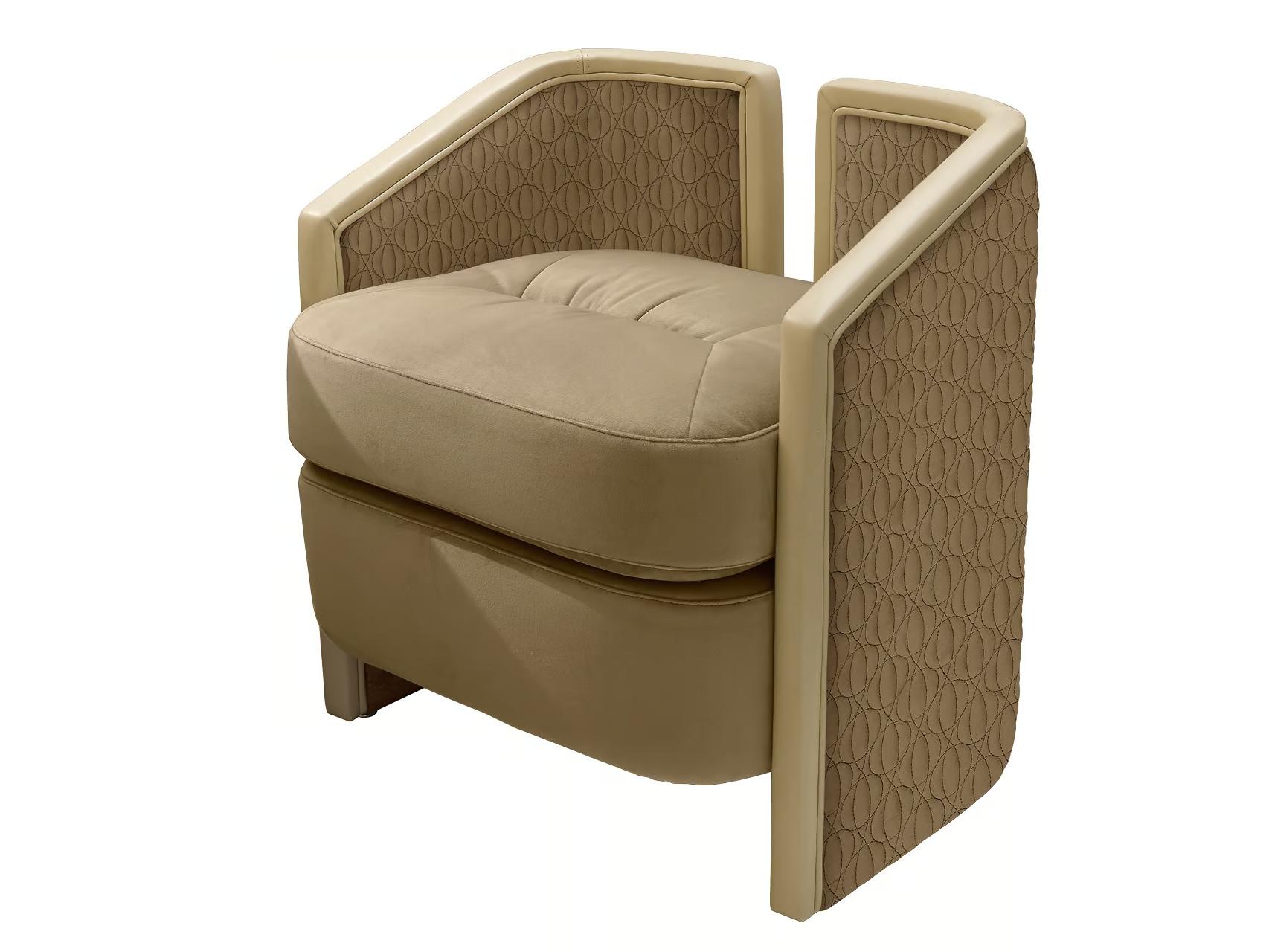 Pufe em Pele e Tecido