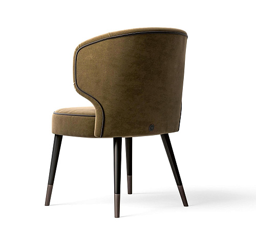 Cadeira de Costas Curvas