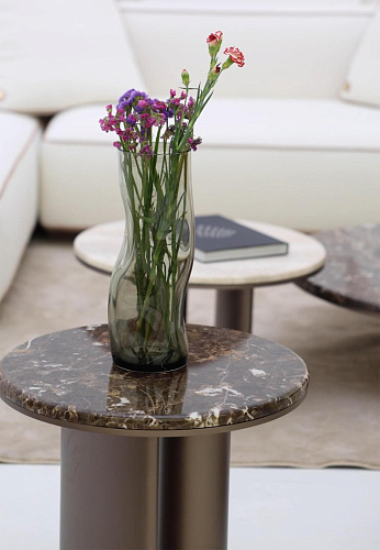 Mesa de Centro Redonda Bon Ton com Base Escura