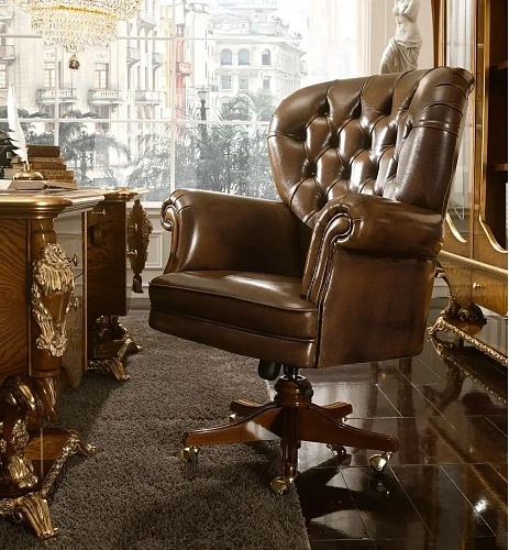 Poltrona em Pele Dolcevita com Base Giratória 5 Raios