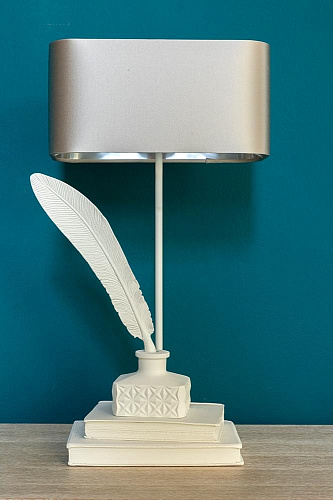 Candeeiro de Mesa Tom com Acabamento Giz