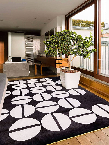 Tapete Preto e Branco Feito à Mão