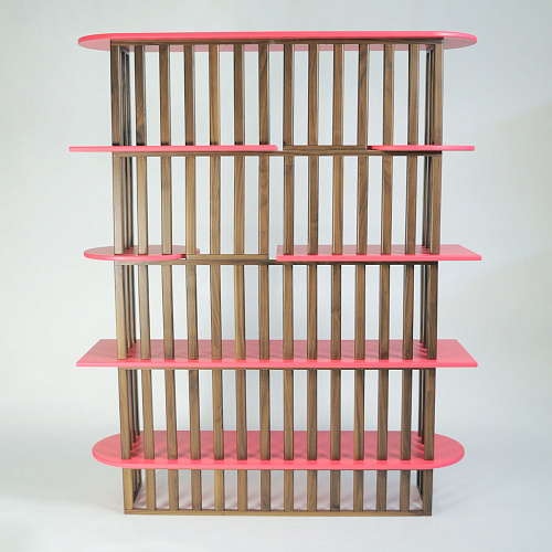 Estante Rosa de Cinco Níveis