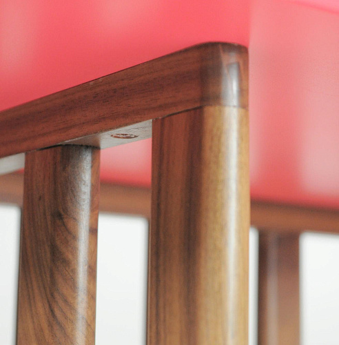 Estante Rosa de Três Níveis