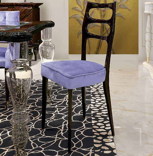 Cadeira em Castanho Lacado Brilhante