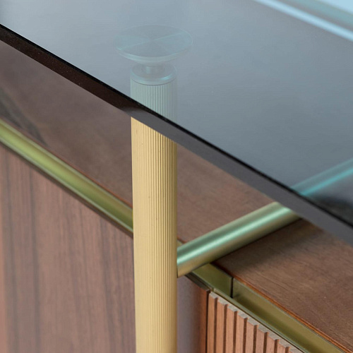 Aparador madeira elegante