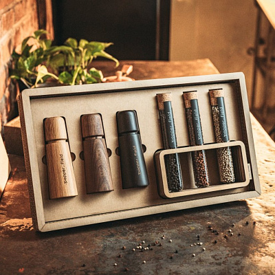 Saleiros e pimenteiros