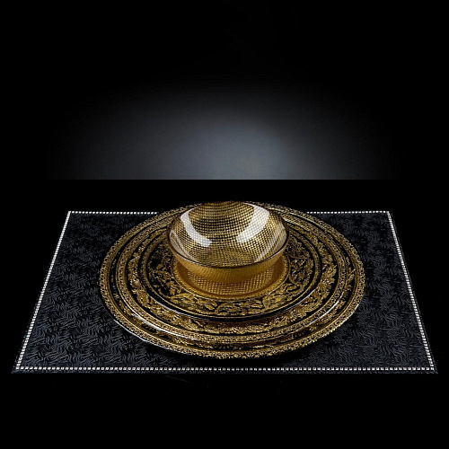 Taça Clássica Preta e Dourada