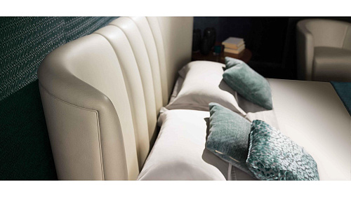 Cama Fashion Affair em Pele