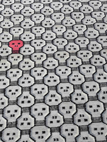 Tapete Knock Out Large Tecido à Mão