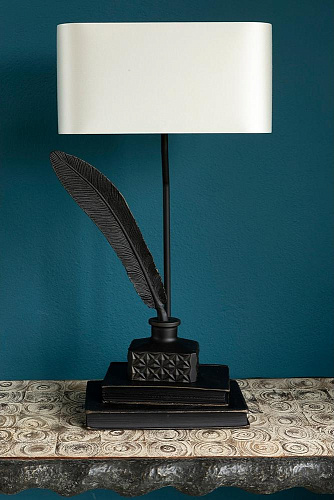 Candeeiro de Mesa Tom com Acabamento Bronze Antigo