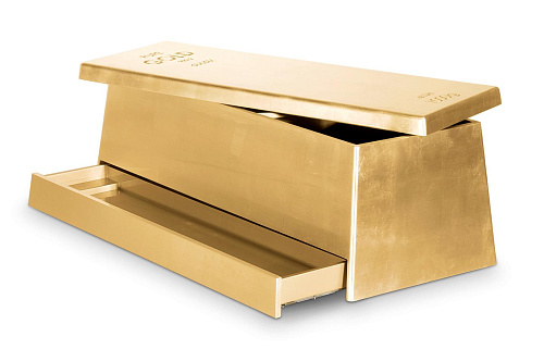 Caixa de tesouro dourada