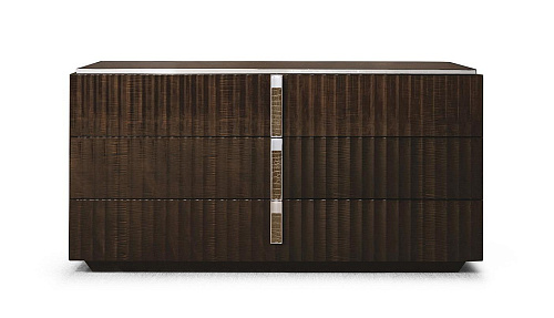 Cómoda com Três Gavetas e Detalhes em Madeira Fina e Pele