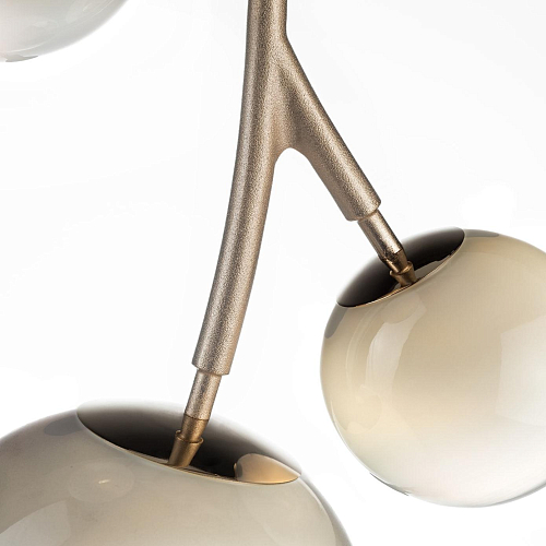 Lustre em Latão com Esferas de Vidro Branco