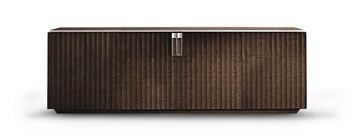 Buffet grande quatro portas com madeira nobre, couro e cromo