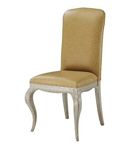 Cadeira Estofada em Couro Bege