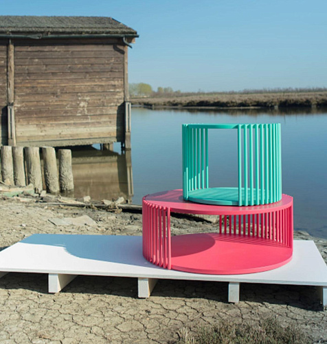 Mesa de Centro Grande Elegante Vermelha em Carvalho